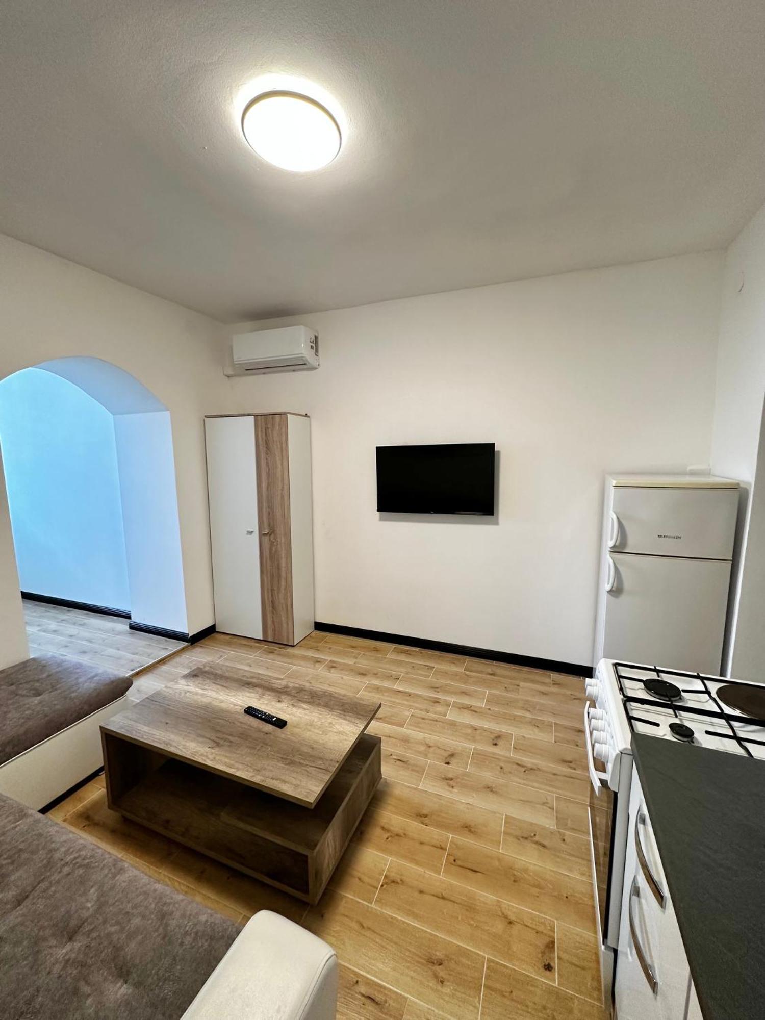 Crolivia Apartments Near Arena, Center Of بولا المظهر الخارجي الصورة