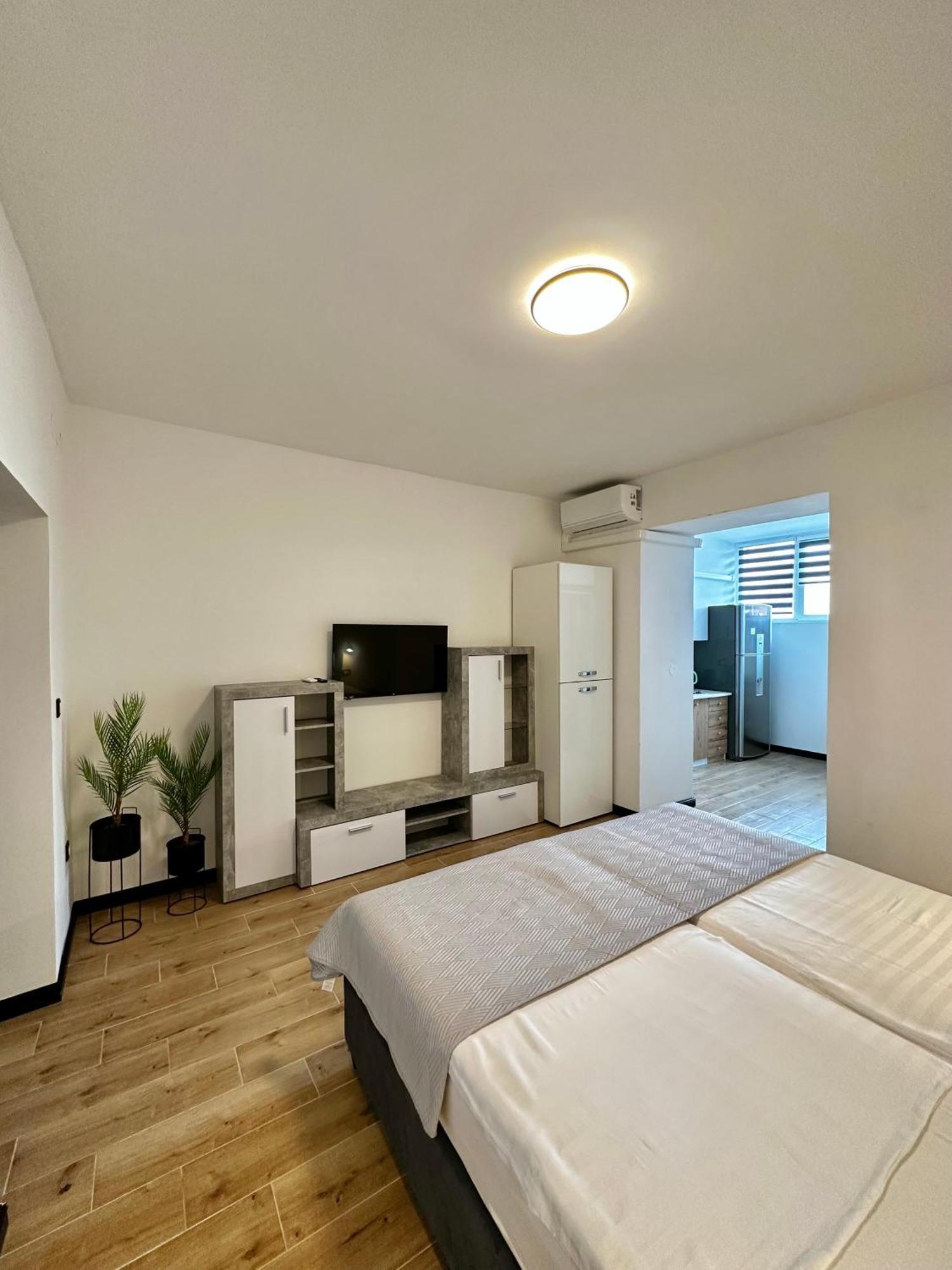 Crolivia Apartments Near Arena, Center Of بولا المظهر الخارجي الصورة